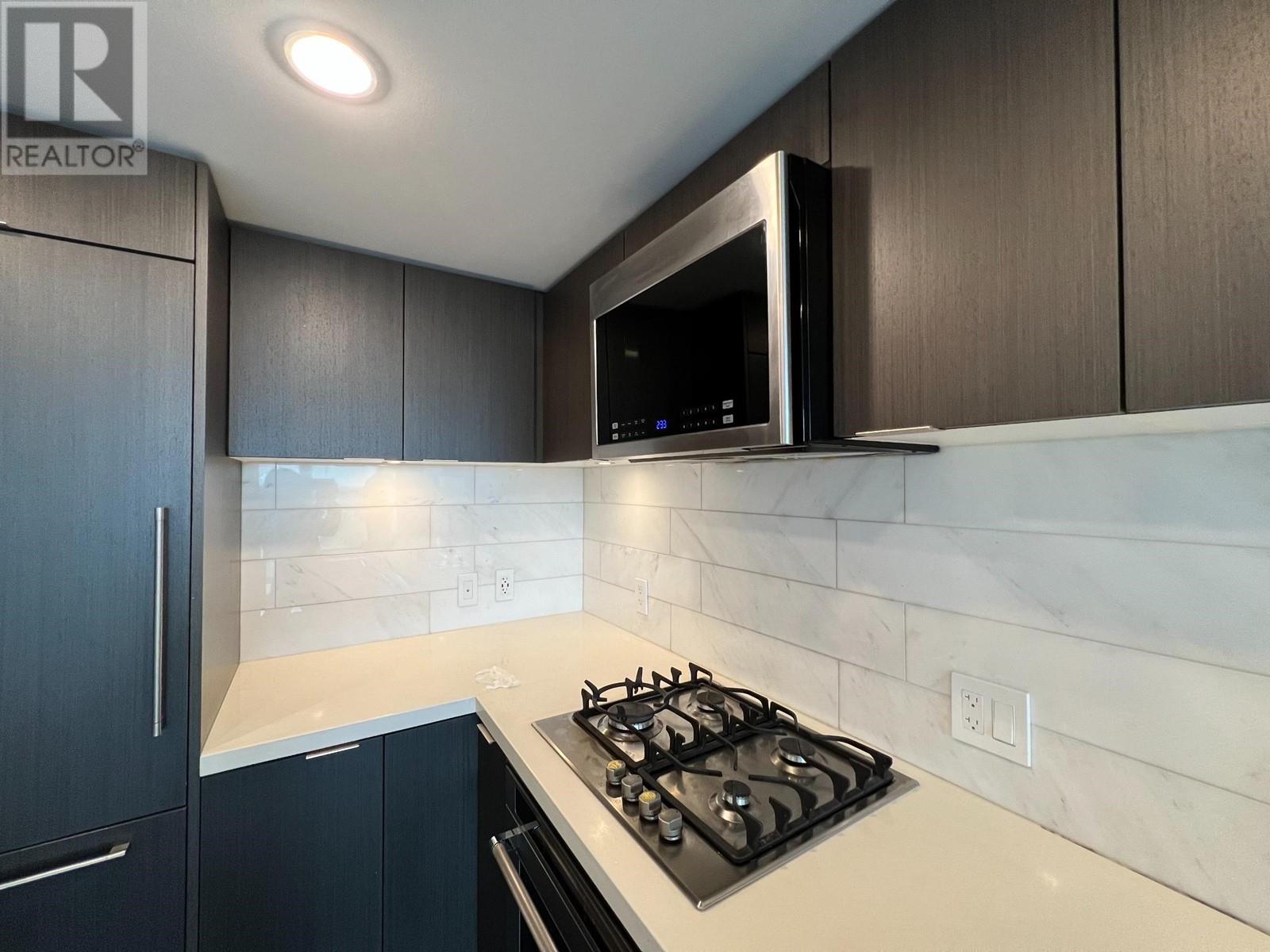 Listing Picture 8 of 19 : 2002 8189 CAMBIE STREET, Vancouver / 溫哥華 - 魯藝地產 Yvonne Lu Group - MLS Medallion Club Member