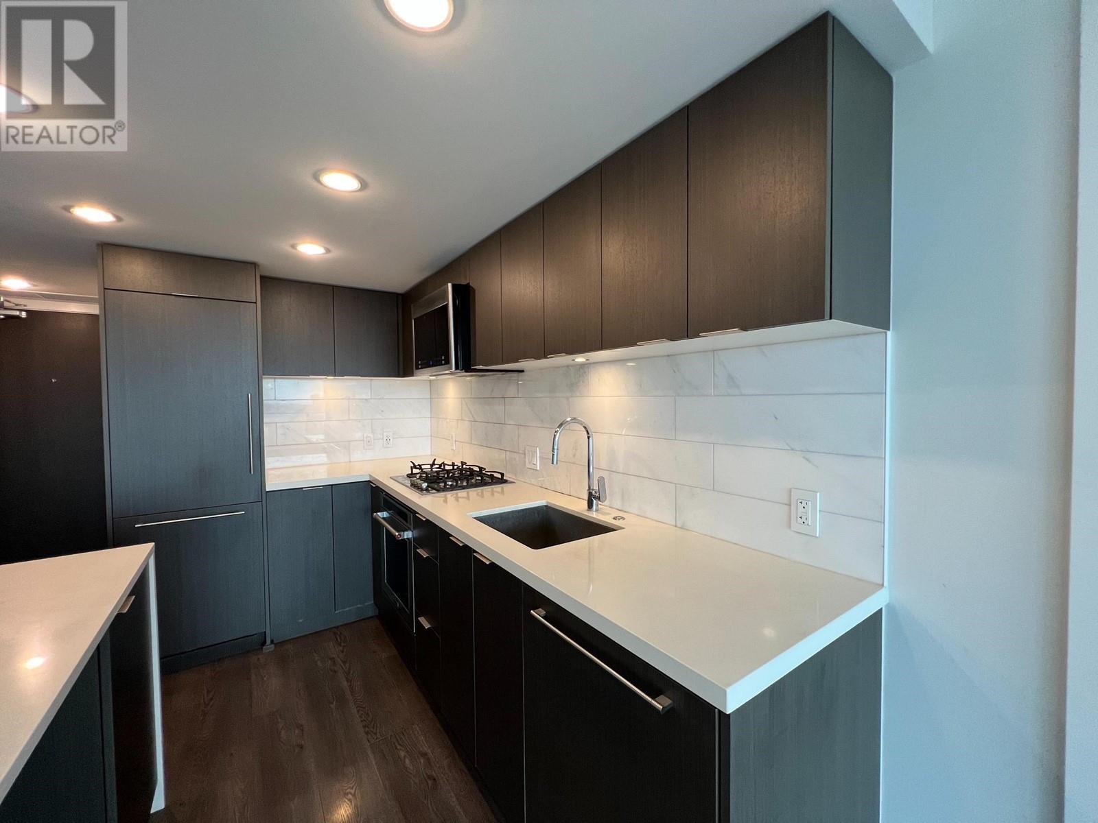 Listing Picture 6 of 19 : 2002 8189 CAMBIE STREET, Vancouver / 溫哥華 - 魯藝地產 Yvonne Lu Group - MLS Medallion Club Member