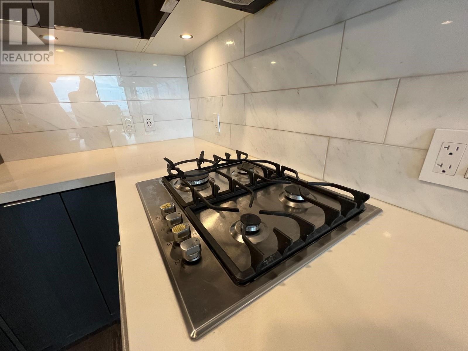 Listing Picture 9 of 19 : 2002 8189 CAMBIE STREET, Vancouver / 溫哥華 - 魯藝地產 Yvonne Lu Group - MLS Medallion Club Member