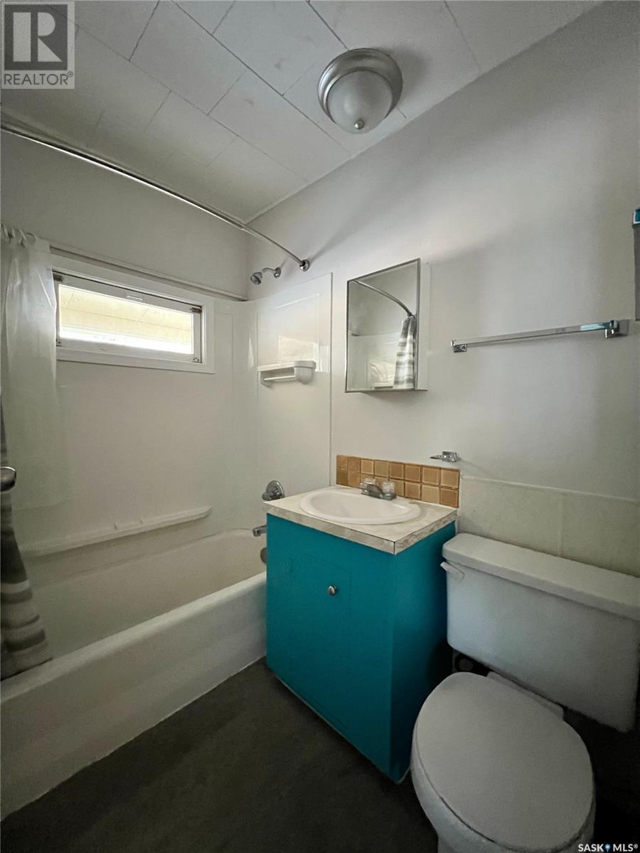 205 5th Avenue Nw, Swift Current, Saskatchewan  S9H 0W6 - Photo 5 - SK985561