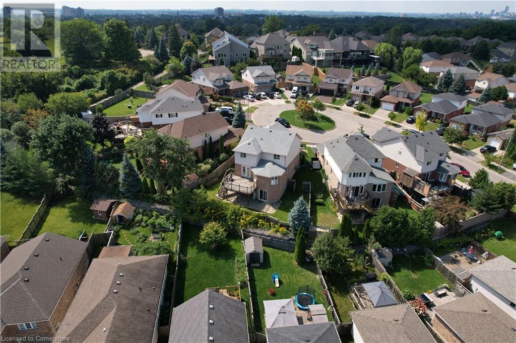 53 SANDWELL Court W, Kitchener, Ontario