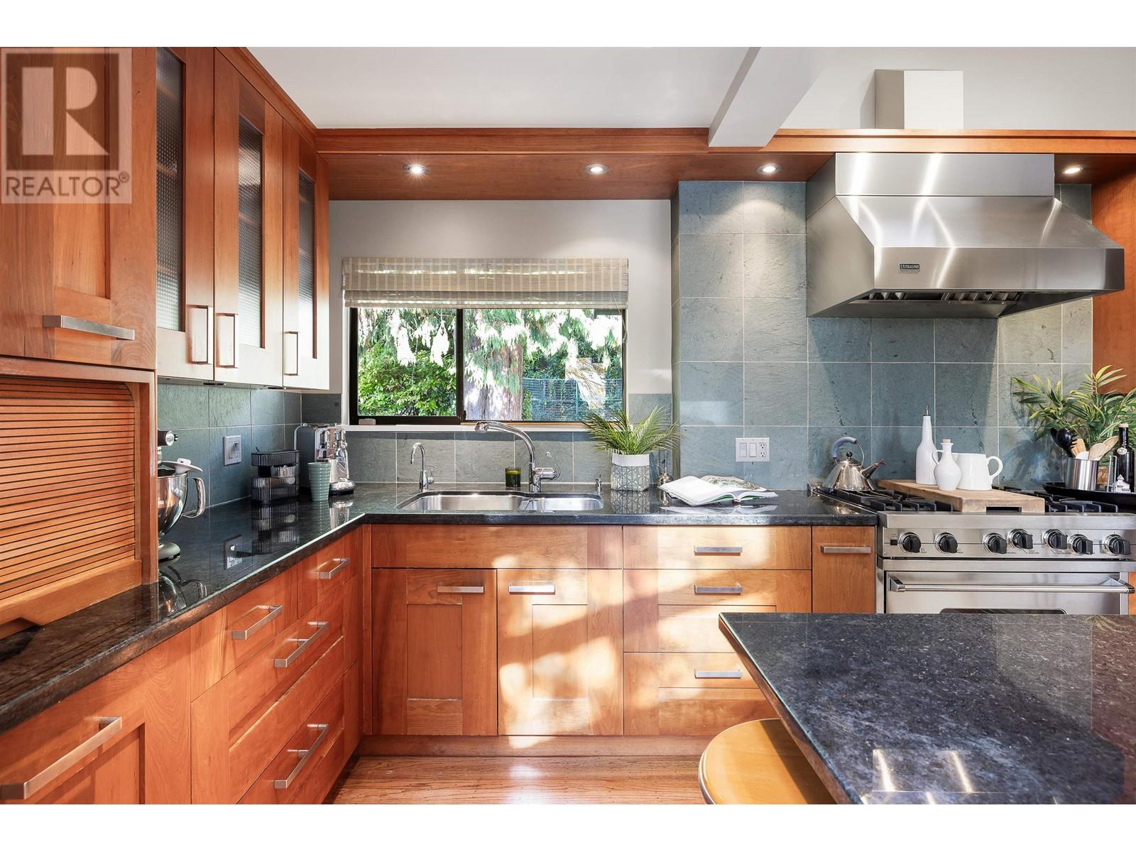2708 Nelson Avenue, West Vancouver, British Columbia  V7V 2R9 - Photo 16 - R2946843