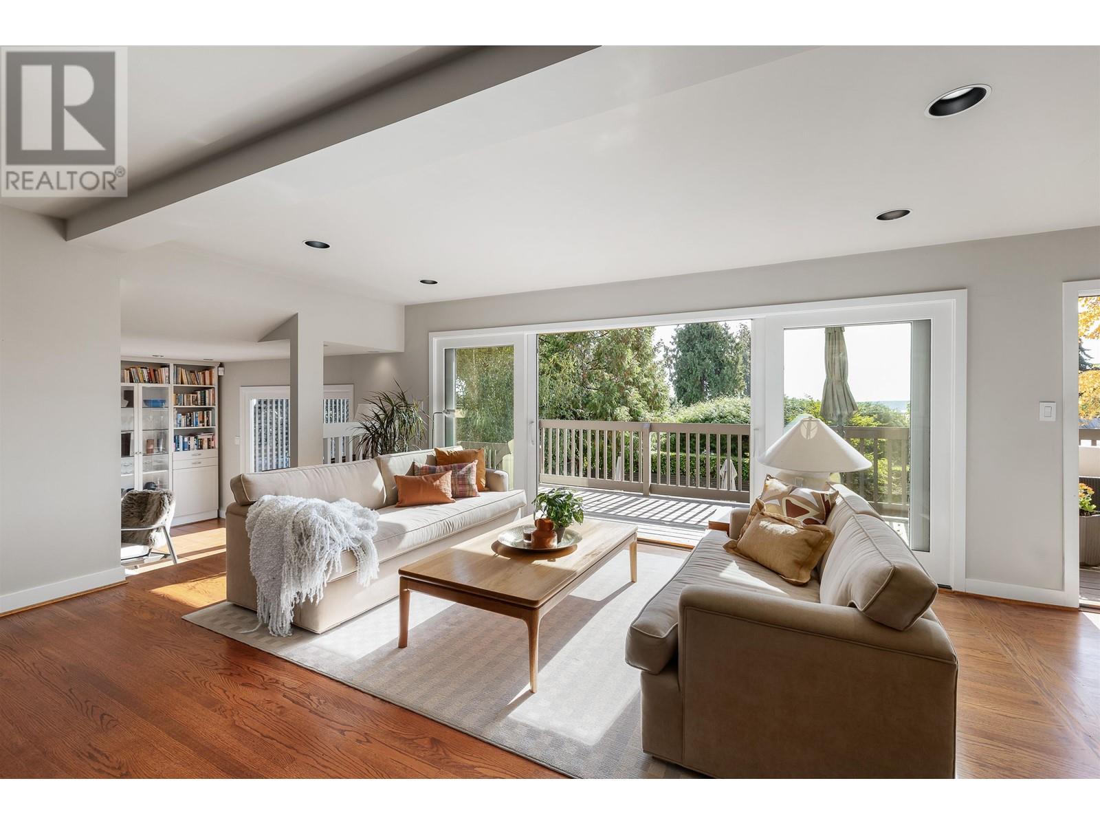 2708 Nelson Avenue, West Vancouver, British Columbia  V7V 2R9 - Photo 3 - R2946843
