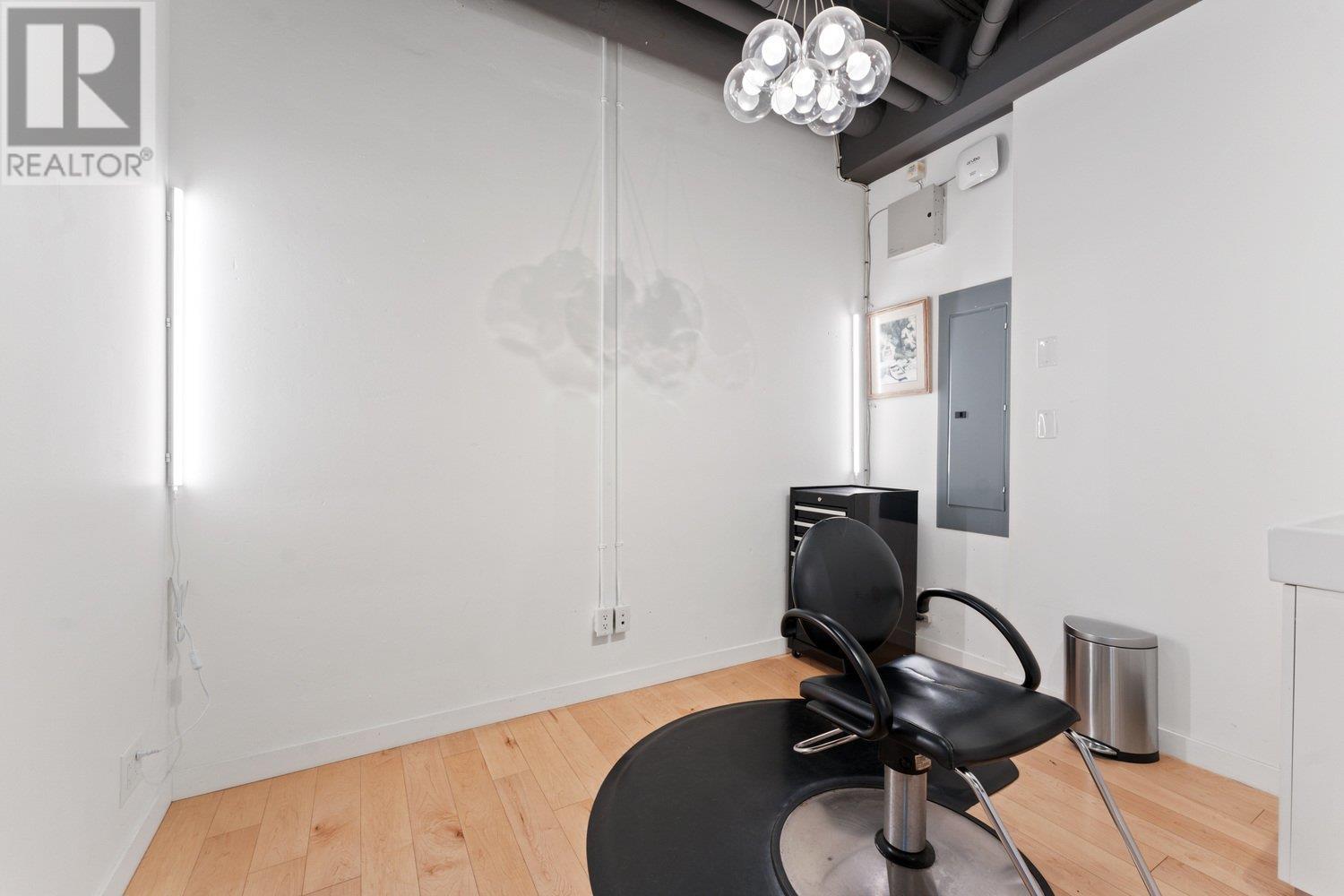 Listing Picture 12 of 20 : 848 W 8TH AVENUE, Vancouver / 溫哥華 - 魯藝地產 Yvonne Lu Group - MLS Medallion Club Member