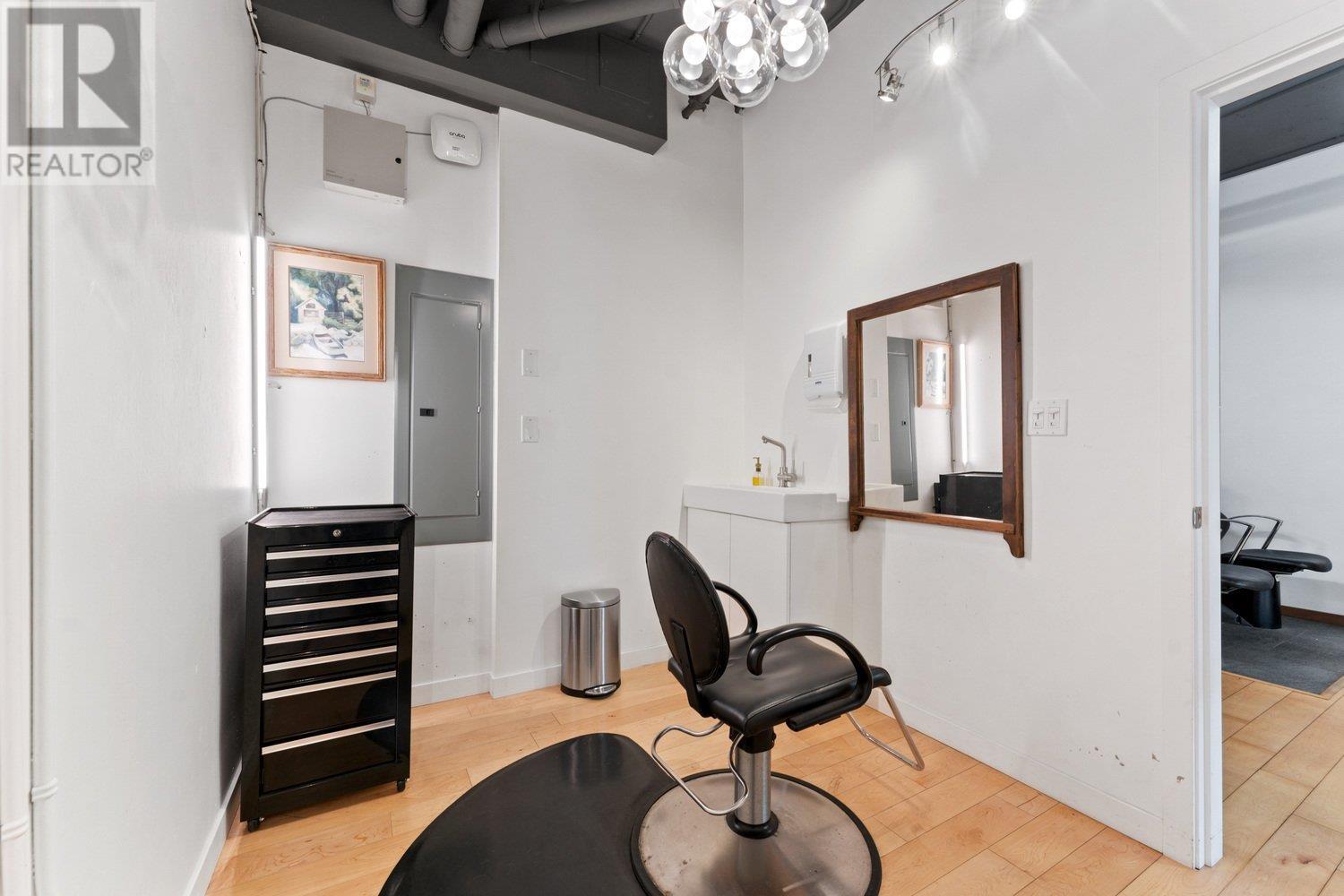 Listing Picture 13 of 20 : 848 W 8TH AVENUE, Vancouver / 溫哥華 - 魯藝地產 Yvonne Lu Group - MLS Medallion Club Member