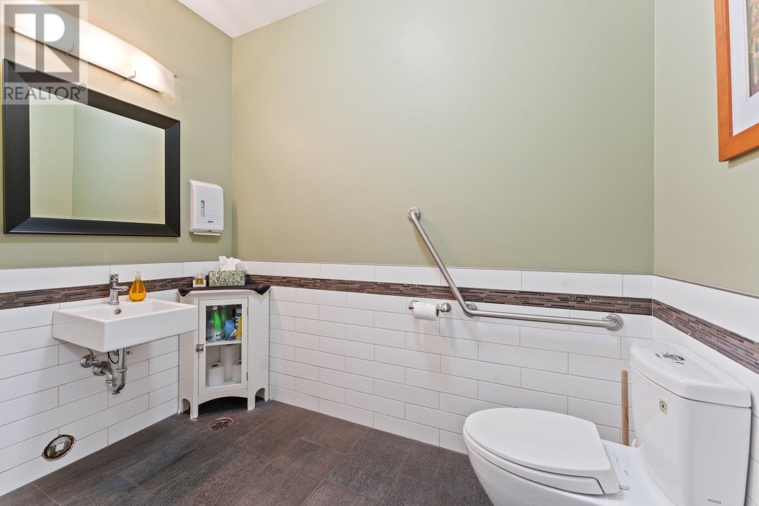 Listing Picture 14 of 20 : 848 W 8TH AVENUE, Vancouver / 溫哥華 - 魯藝地產 Yvonne Lu Group - MLS Medallion Club Member