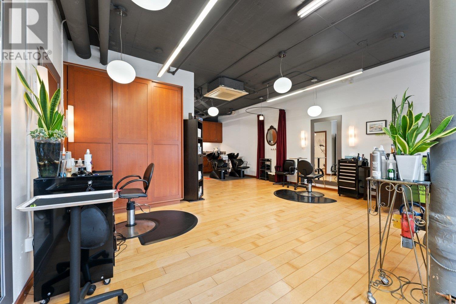 Listing Picture 4 of 20 : 848 W 8TH AVENUE, Vancouver / 溫哥華 - 魯藝地產 Yvonne Lu Group - MLS Medallion Club Member