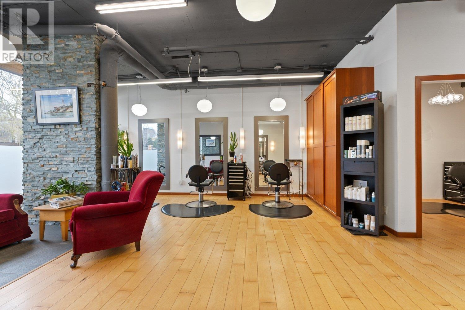 Listing Picture 5 of 20 : 848 W 8TH AVENUE, Vancouver / 溫哥華 - 魯藝地產 Yvonne Lu Group - MLS Medallion Club Member