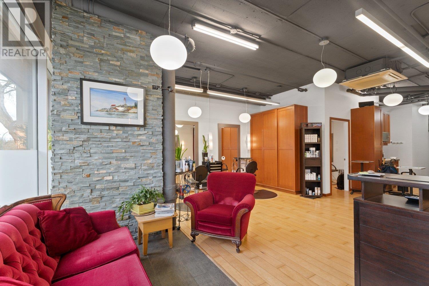 Listing Picture 6 of 20 : 848 W 8TH AVENUE, Vancouver / 溫哥華 - 魯藝地產 Yvonne Lu Group - MLS Medallion Club Member