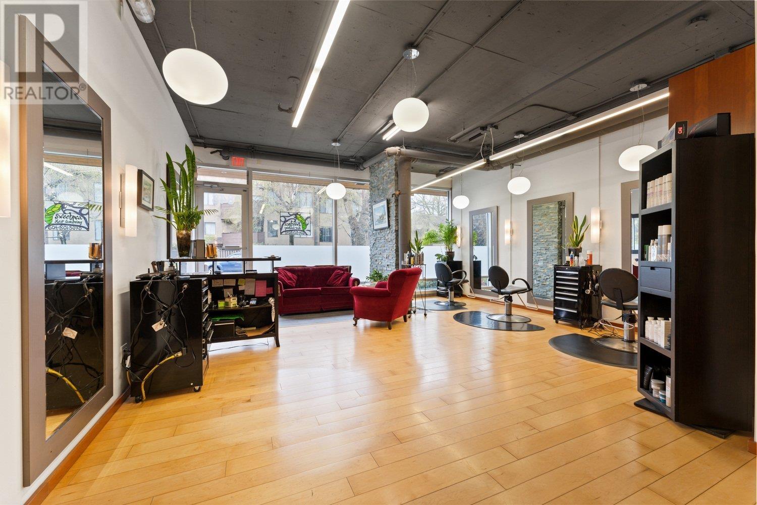 Listing Picture 7 of 20 : 848 W 8TH AVENUE, Vancouver / 溫哥華 - 魯藝地產 Yvonne Lu Group - MLS Medallion Club Member