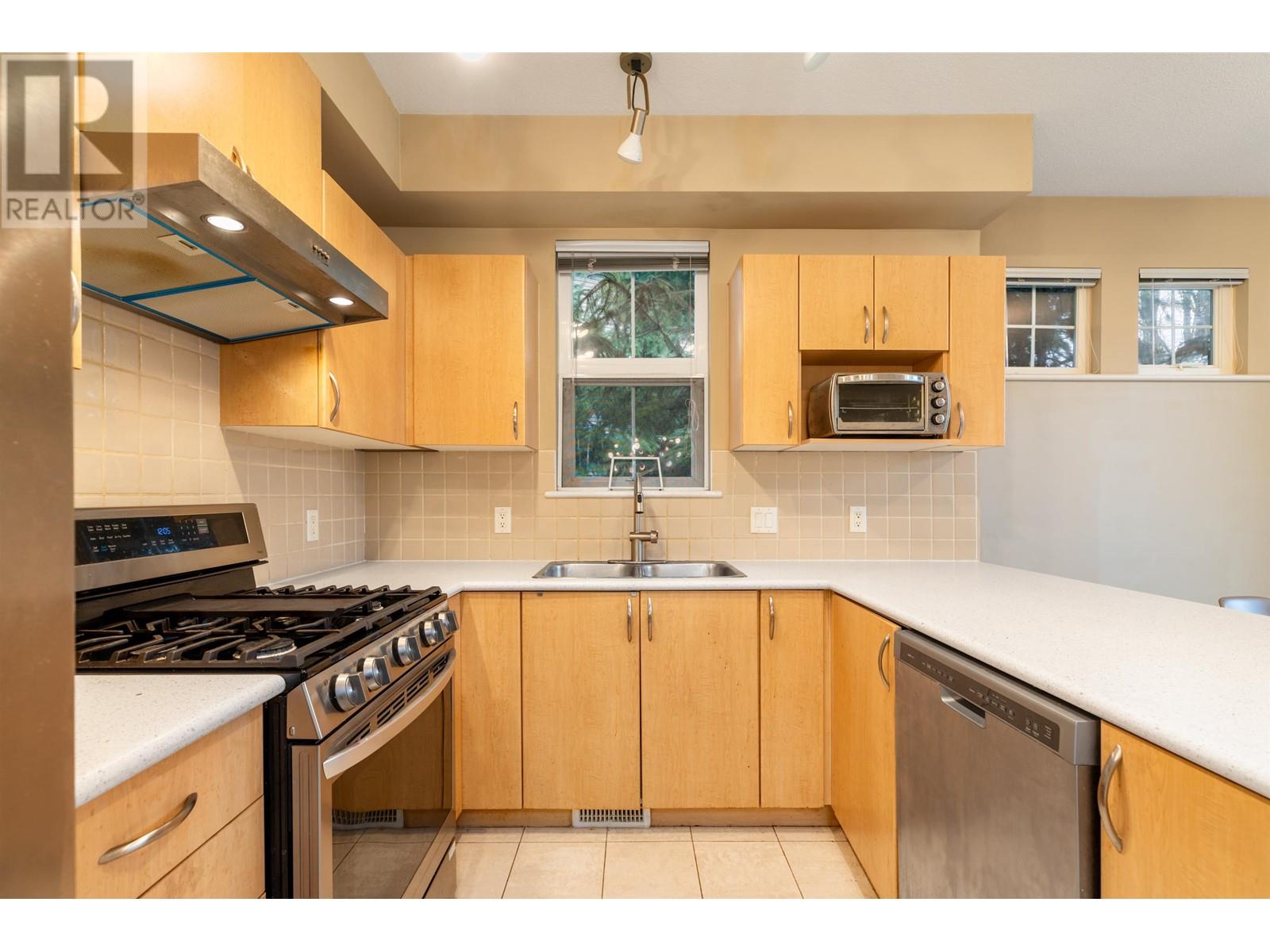 52 2978 Whisper Way, Coquitlam, British Columbia  V3E 3R8 - Photo 9 - R2946849