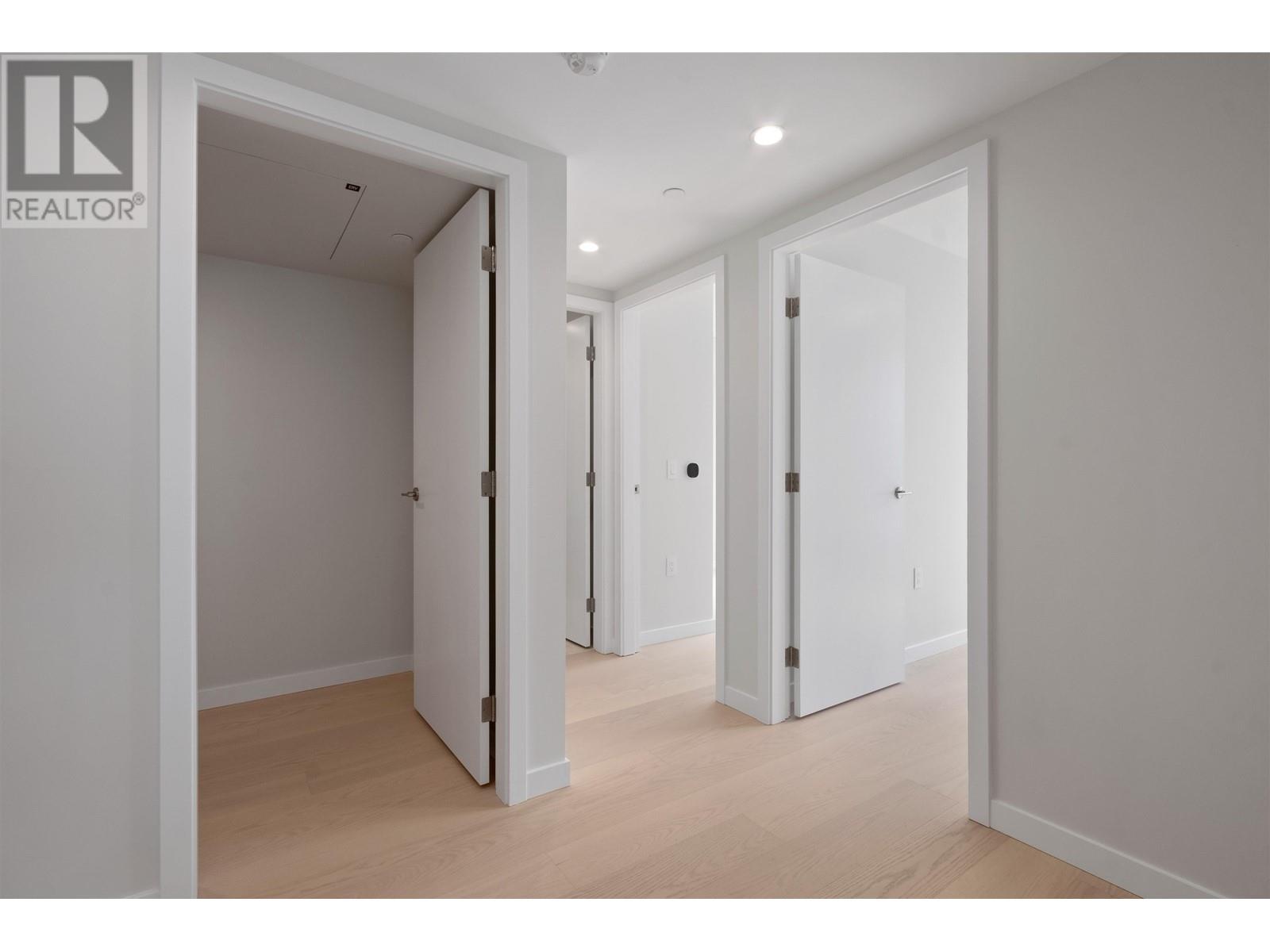 Listing Picture 16 of 32 : 1504 1335 HOWE STREET, Vancouver / 溫哥華 - 魯藝地產 Yvonne Lu Group - MLS Medallion Club Member