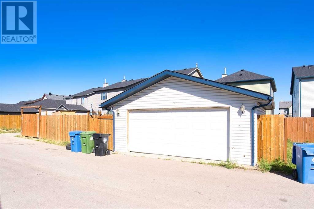 9221 Saddlebrook Drive Ne, Calgary, Alberta  T3J 0B3 - Photo 3 - A2163018