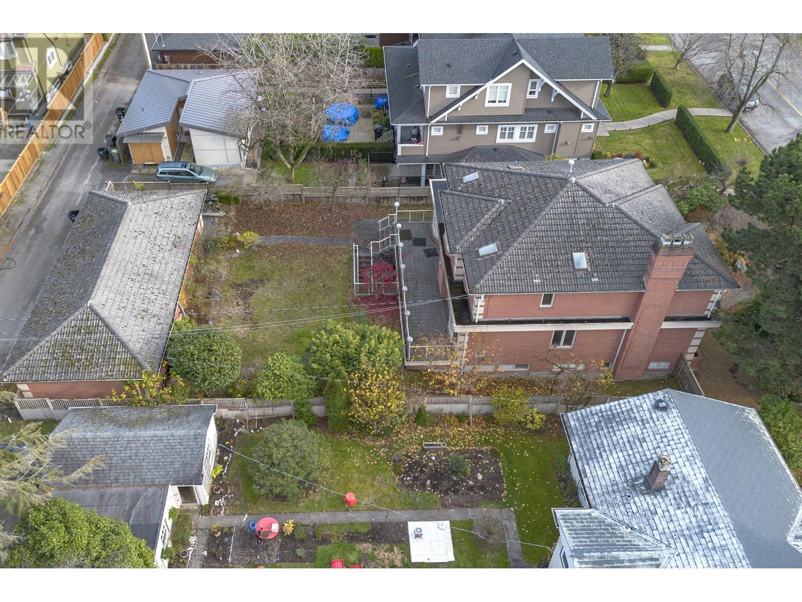 Listing Picture 6 of 15 : 2123 W 57TH AVENUE, Vancouver / 溫哥華 - 魯藝地產 Yvonne Lu Group - MLS Medallion Club Member