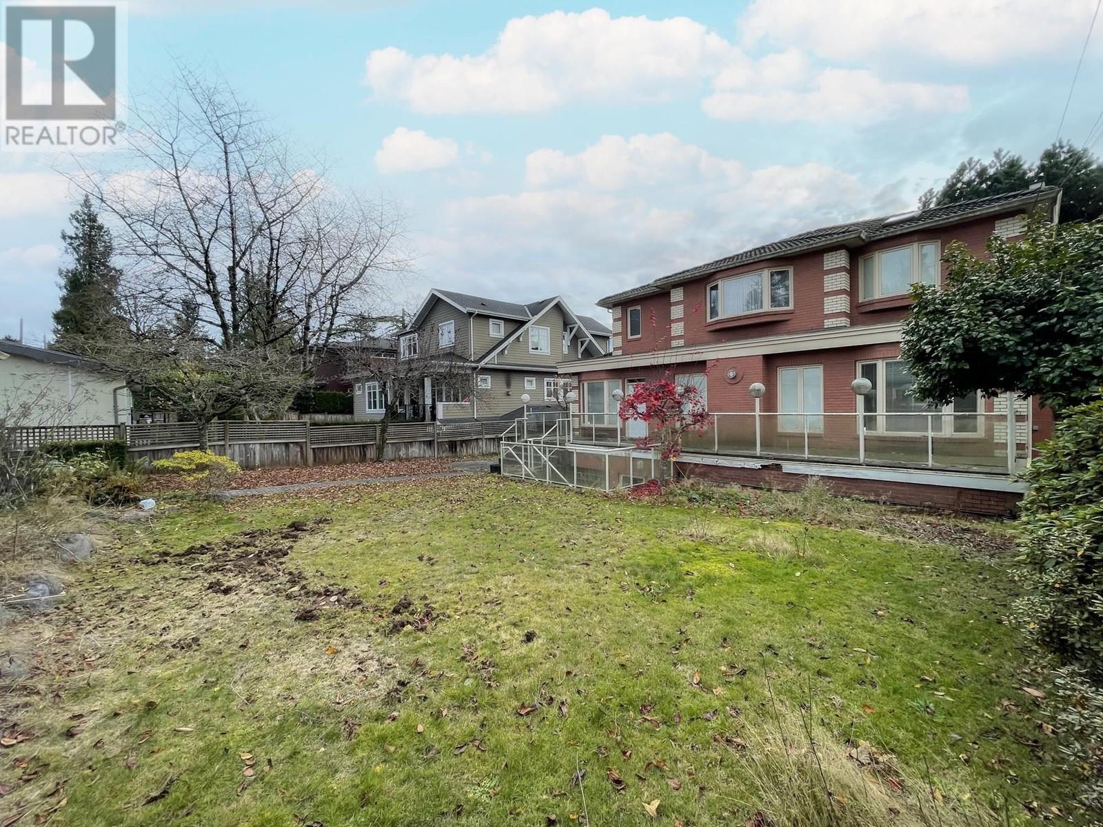 Listing Picture 11 of 15 : 2123 W 57TH AVENUE, Vancouver / 溫哥華 - 魯藝地產 Yvonne Lu Group - MLS Medallion Club Member