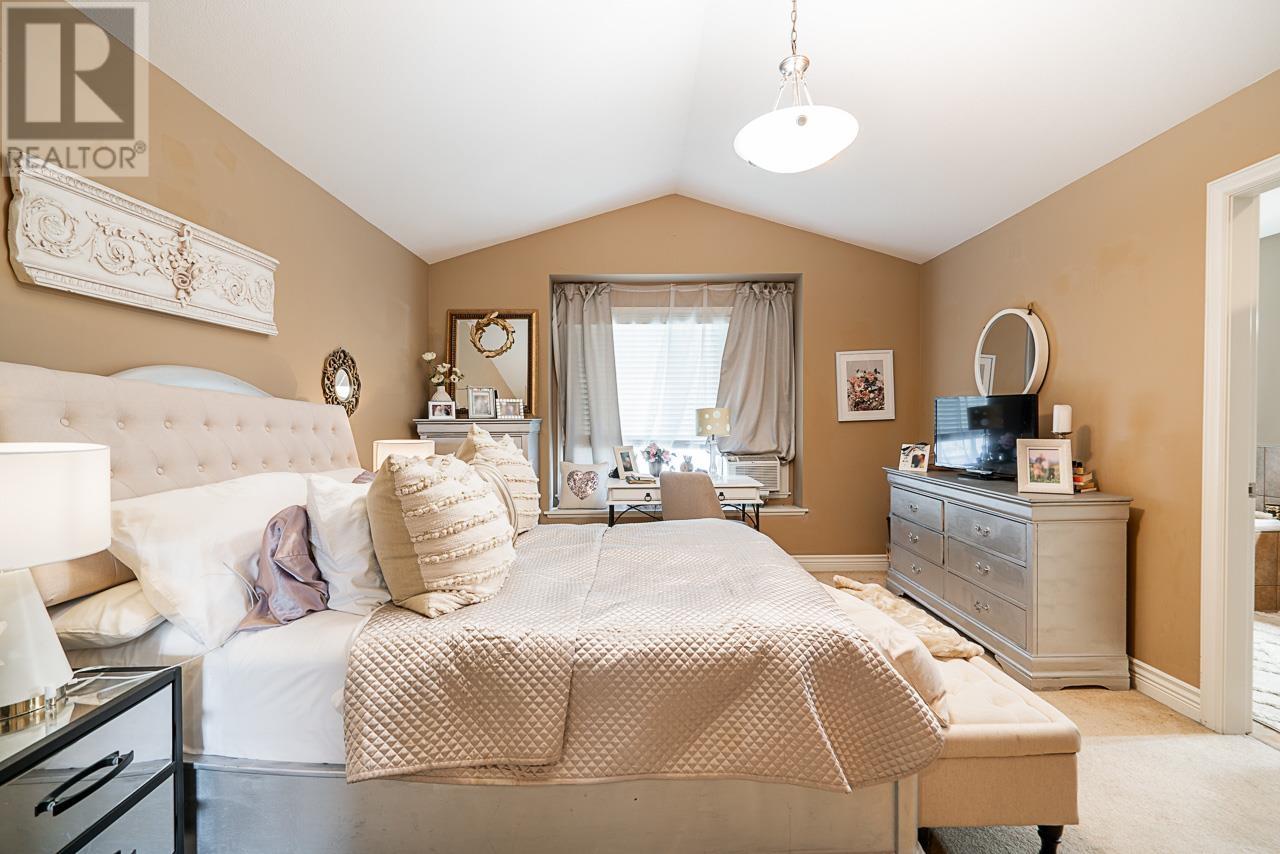 19243 Fieldstone Walk, Pitt Meadows, British Columbia  V3Y 2X1 - Photo 12 - R2941907