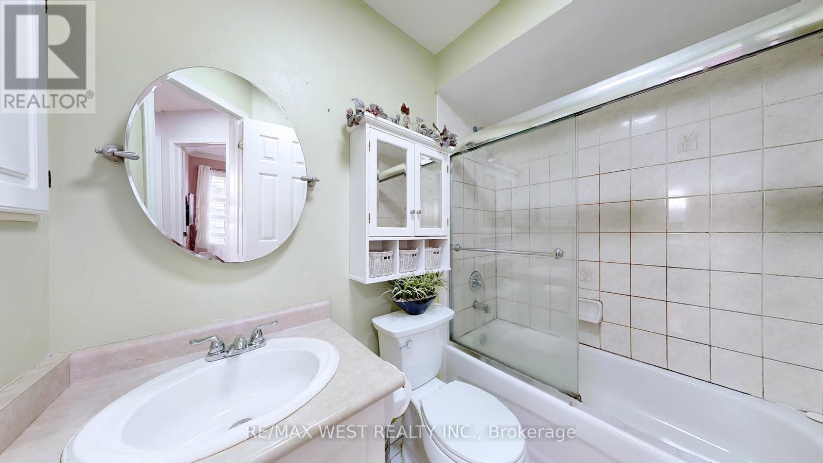 10 Via Cassia Drive, Toronto (Brookhaven-Amesbury), Ontario  M6M 5K8 - Photo 27 - W10929502