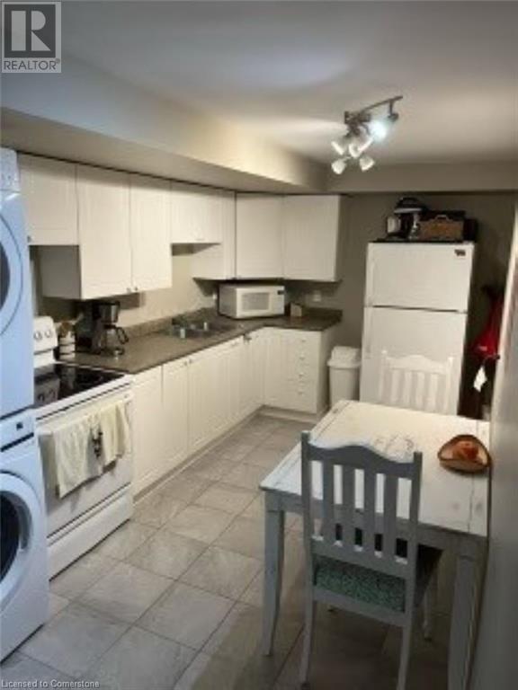 21 Nora Court, Cambridge, Ontario  N3C 3N1 - Photo 2 - 40680142