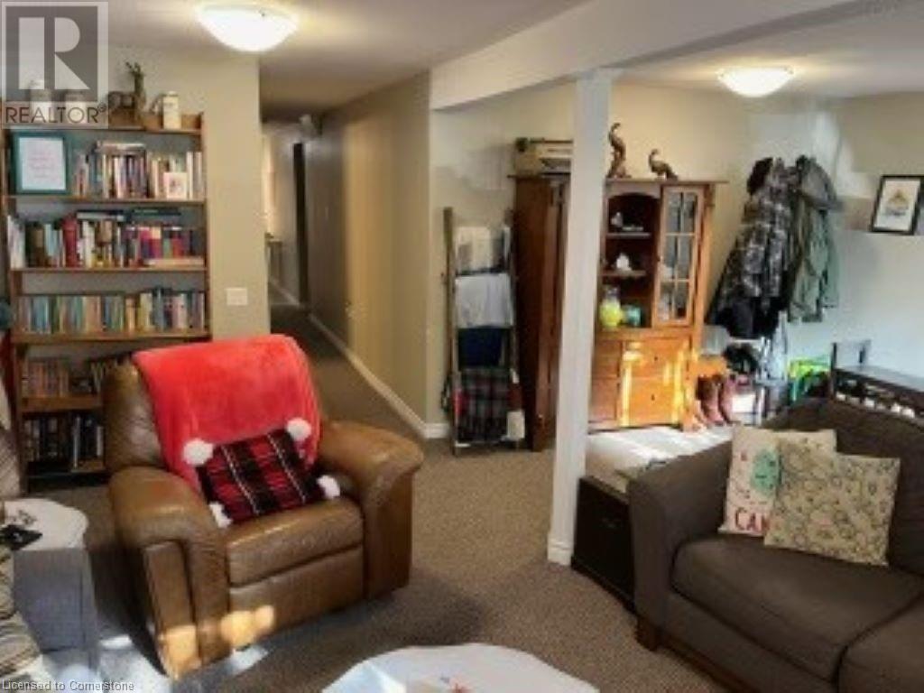 21 Nora Court, Cambridge, Ontario  N3C 3N1 - Photo 4 - 40680142