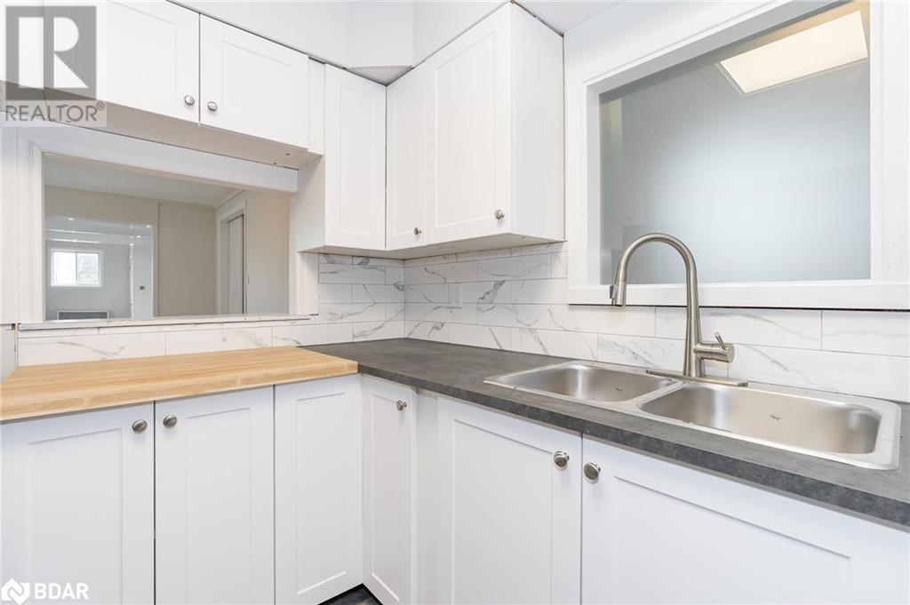 18 Queen Street W, Elmvale, Ontario  L0L 1P0 - Photo 4 - 40680631