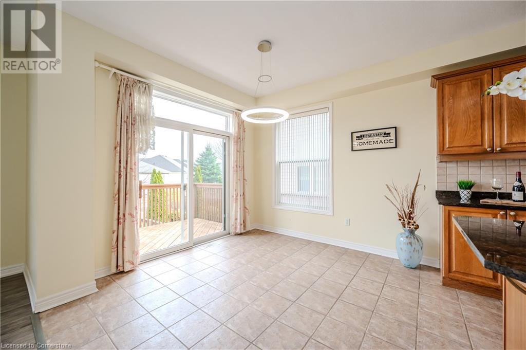 584 Winterburg Walk, Waterloo, Ontario  N2V 2M8 - Photo 15 - 40672977