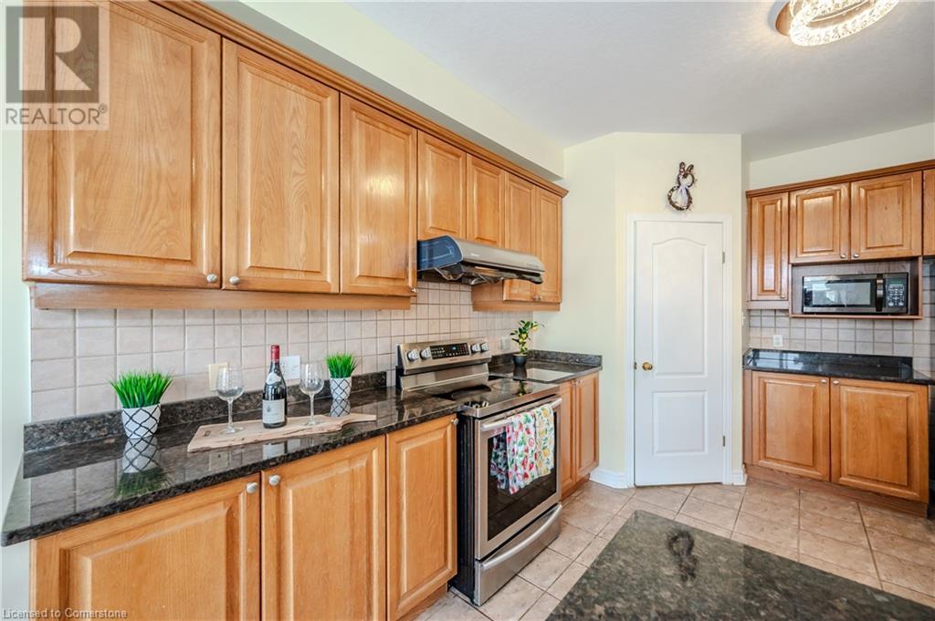 584 Winterburg Walk, Waterloo, Ontario  N2V 2M8 - Photo 18 - 40672977