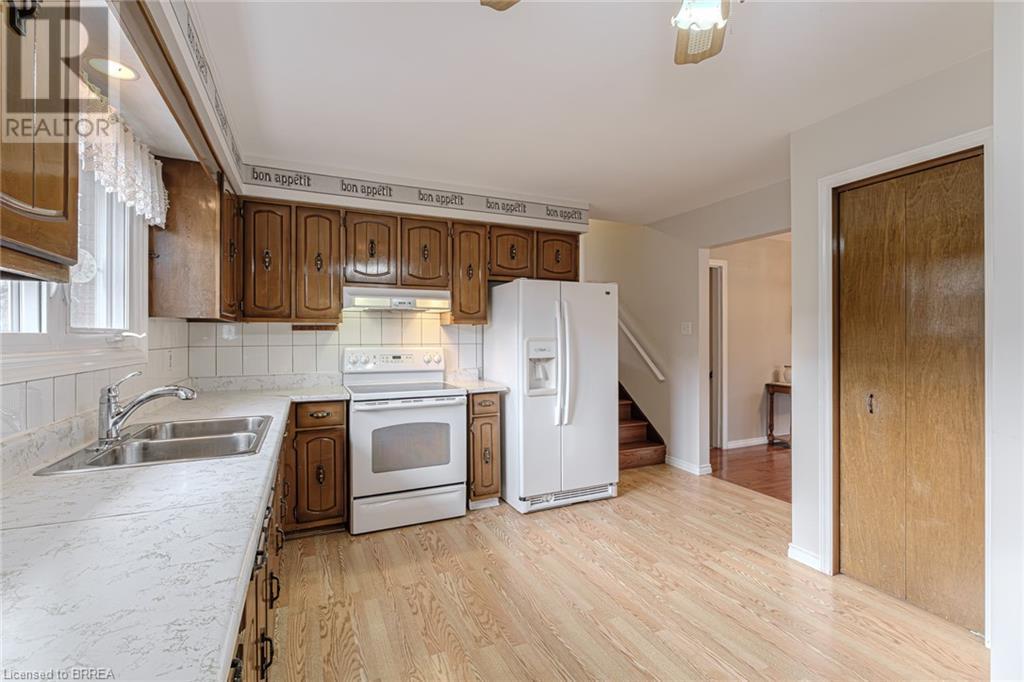 195 Paris Road, Brantford, Ontario  N3R 1J2 - Photo 8 - 40676445