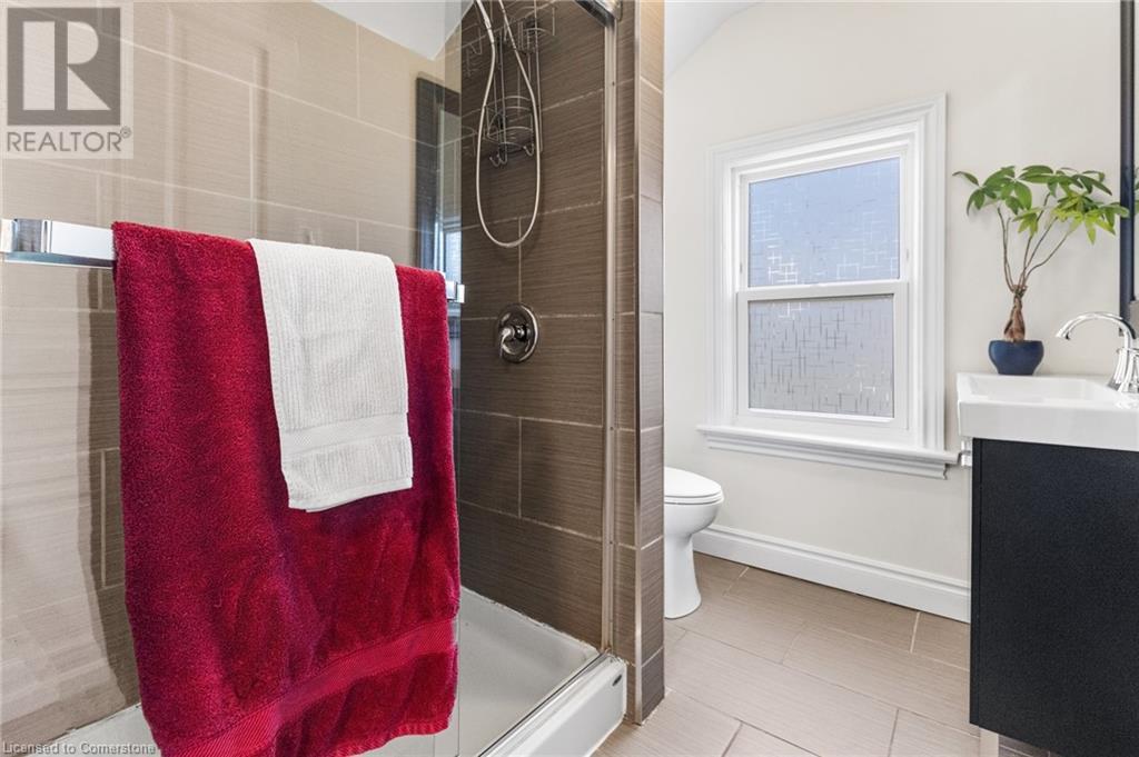 18 Prince Street, St. Catharines, Ontario  L2R 3X7 - Photo 15 - 40679994