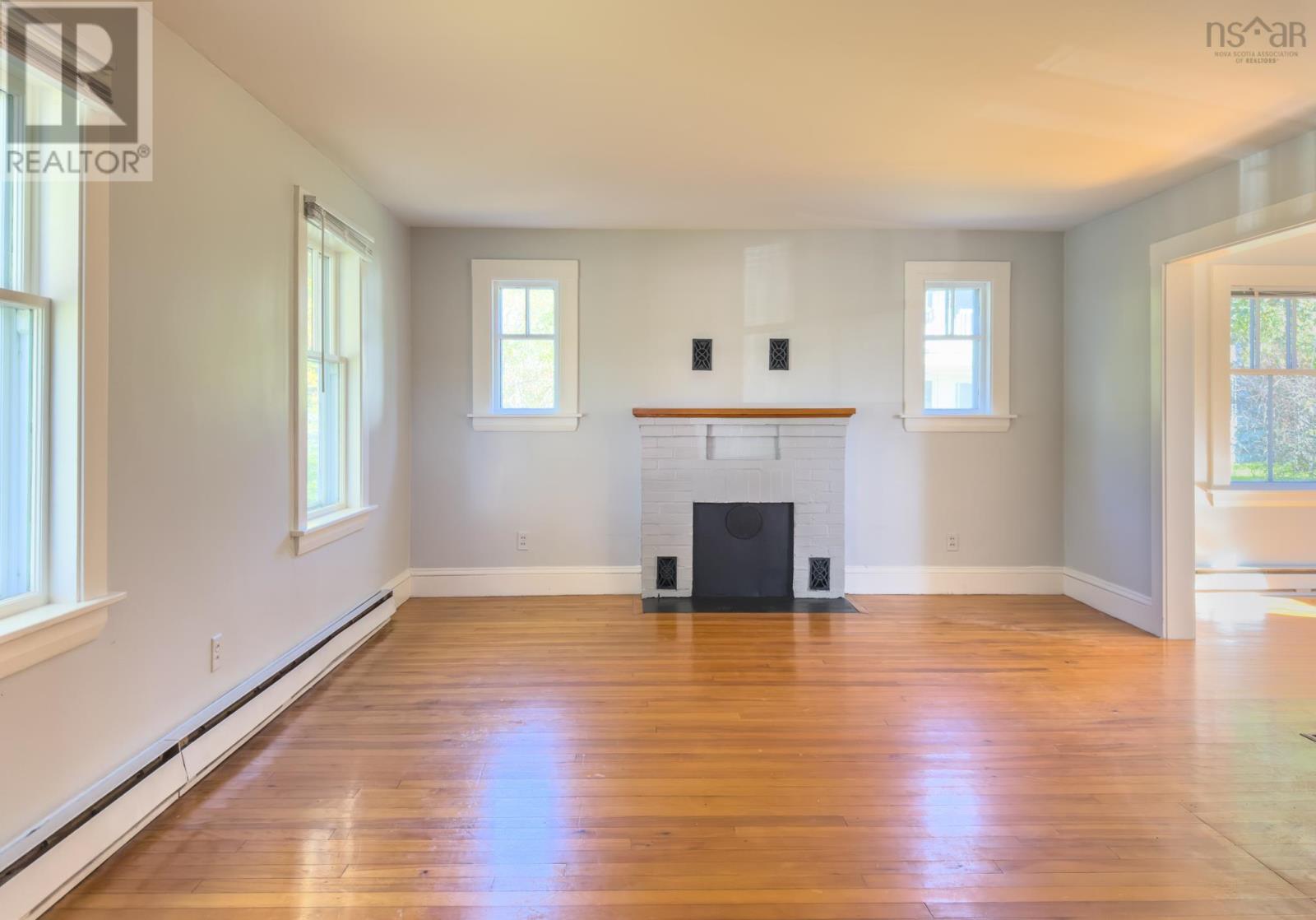 323 Pleasant Street, Yarmouth, Nova Scotia  B5A 2K9 - Photo 18 - 202419453