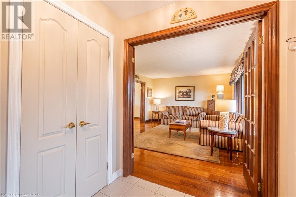 6166 Sinclairville Road, Binbrook, Ontario  L0R 1C0 - Photo 6 - 40677579