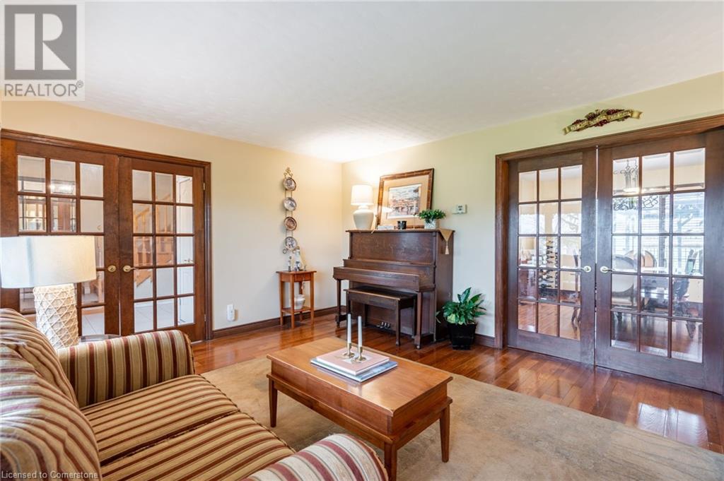 6166 Sinclairville Road, Binbrook, Ontario  L0R 1C0 - Photo 9 - 40677579