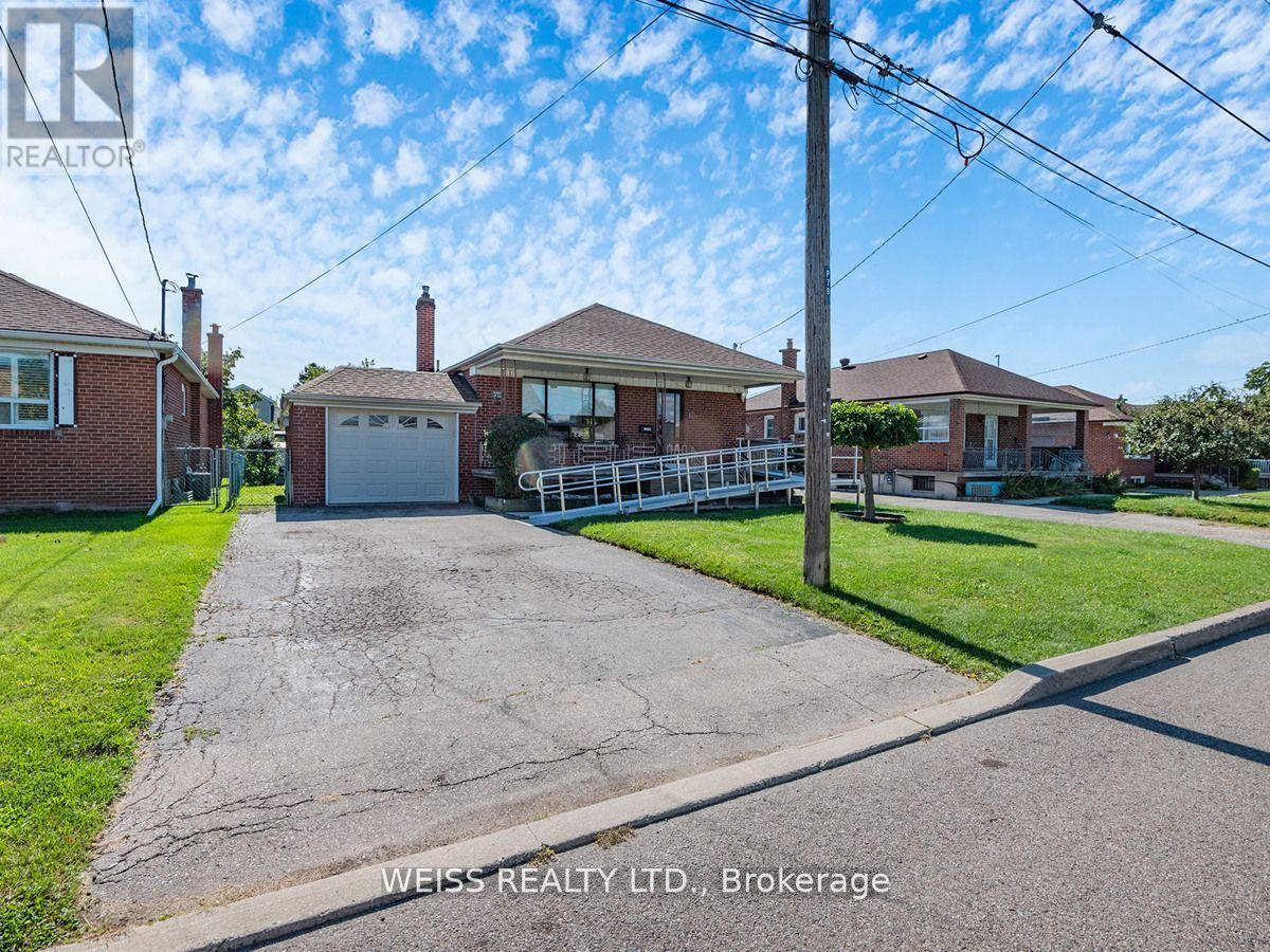 79 Cuffley Crescent S, Toronto (Downsview-Roding-Cfb), Ontario  M3K 1X6 - Photo 2 - W10929735