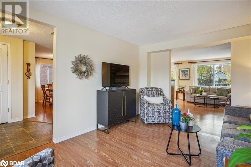 69 Irwin Drive, Barrie, Ontario  L4N 7A7 - Photo 9 - 40680258