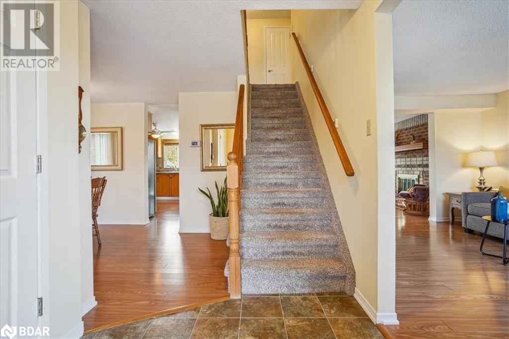 69 Irwin Drive, Barrie, Ontario  L4N 7A7 - Photo 5 - 40680258