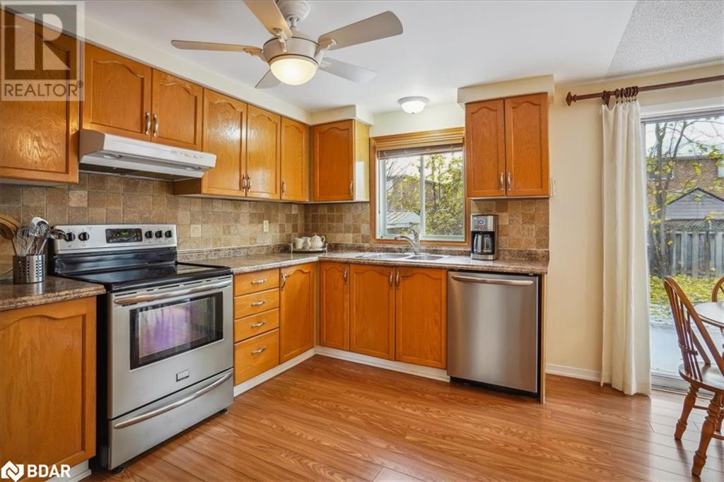 69 Irwin Drive, Barrie, Ontario  L4N 7A7 - Photo 15 - 40680258