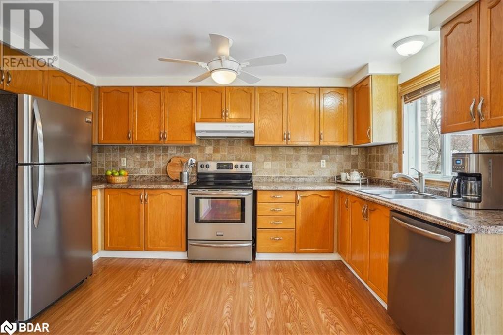 69 Irwin Drive, Barrie, Ontario  L4N 7A7 - Photo 14 - 40680258