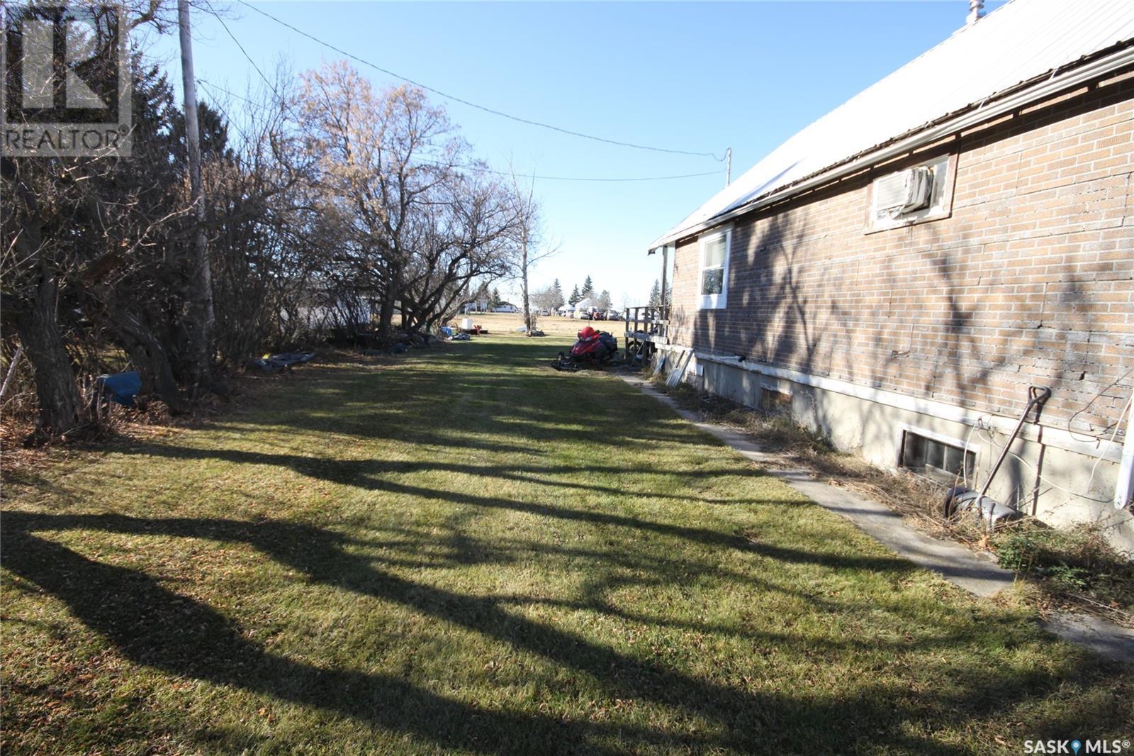 56 2nd Avenue, Montmartre, Saskatchewan  S0G 3M0 - Photo 4 - SK988793