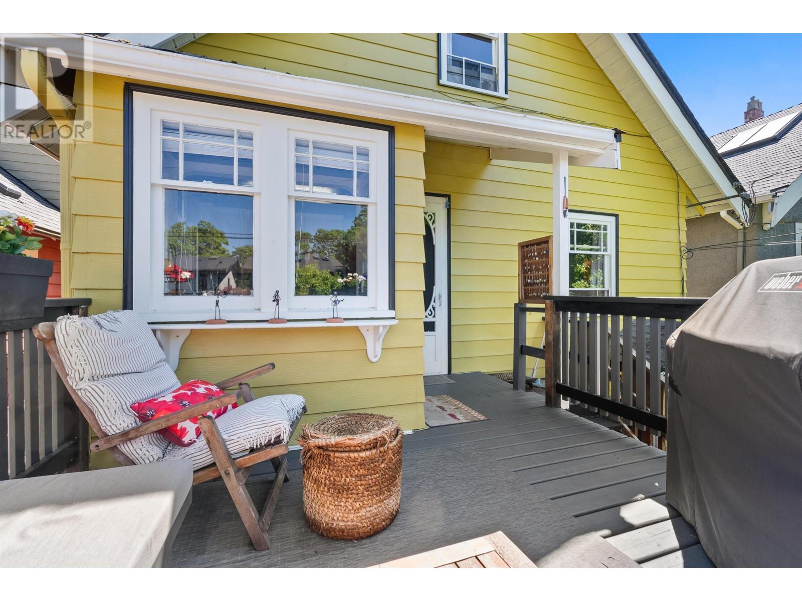 Listing Picture 15 of 24 : 4533 W 8TH AVENUE, Vancouver / 溫哥華 - 魯藝地產 Yvonne Lu Group - MLS Medallion Club Member