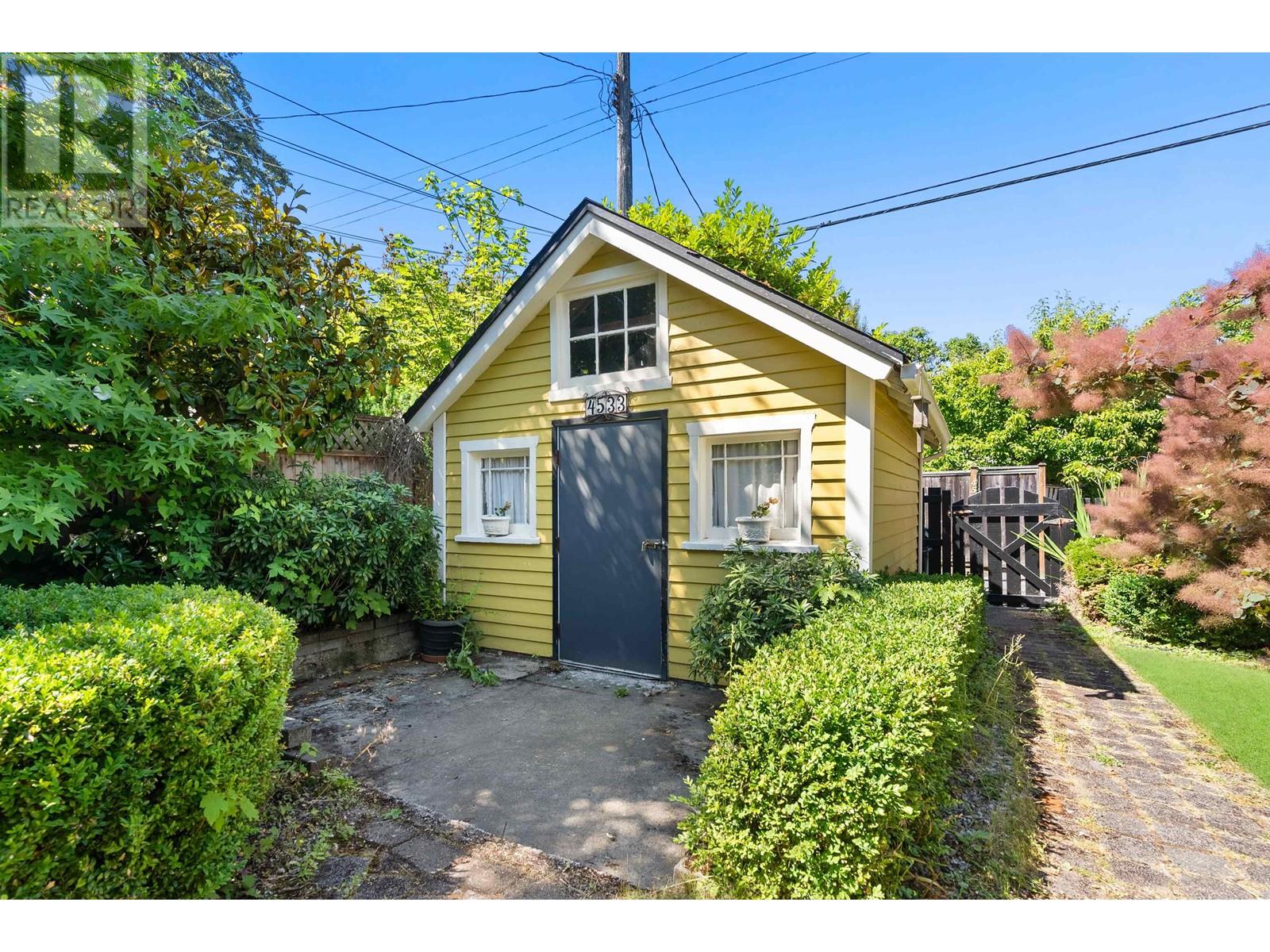 Listing Picture 22 of 24 : 4533 W 8TH AVENUE, Vancouver / 溫哥華 - 魯藝地產 Yvonne Lu Group - MLS Medallion Club Member