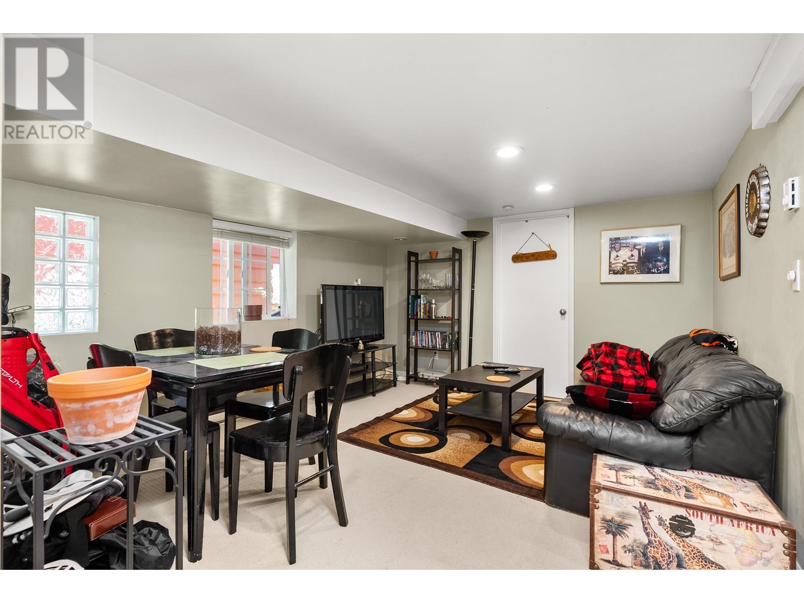 Listing Picture 17 of 24 : 4533 W 8TH AVENUE, Vancouver / 溫哥華 - 魯藝地產 Yvonne Lu Group - MLS Medallion Club Member