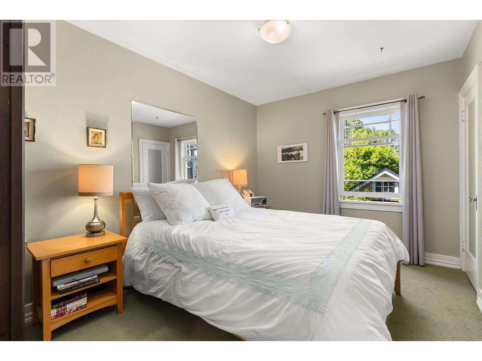 Listing Picture 9 of 24 : 4533 W 8TH AVENUE, Vancouver / 溫哥華 - 魯藝地產 Yvonne Lu Group - MLS Medallion Club Member