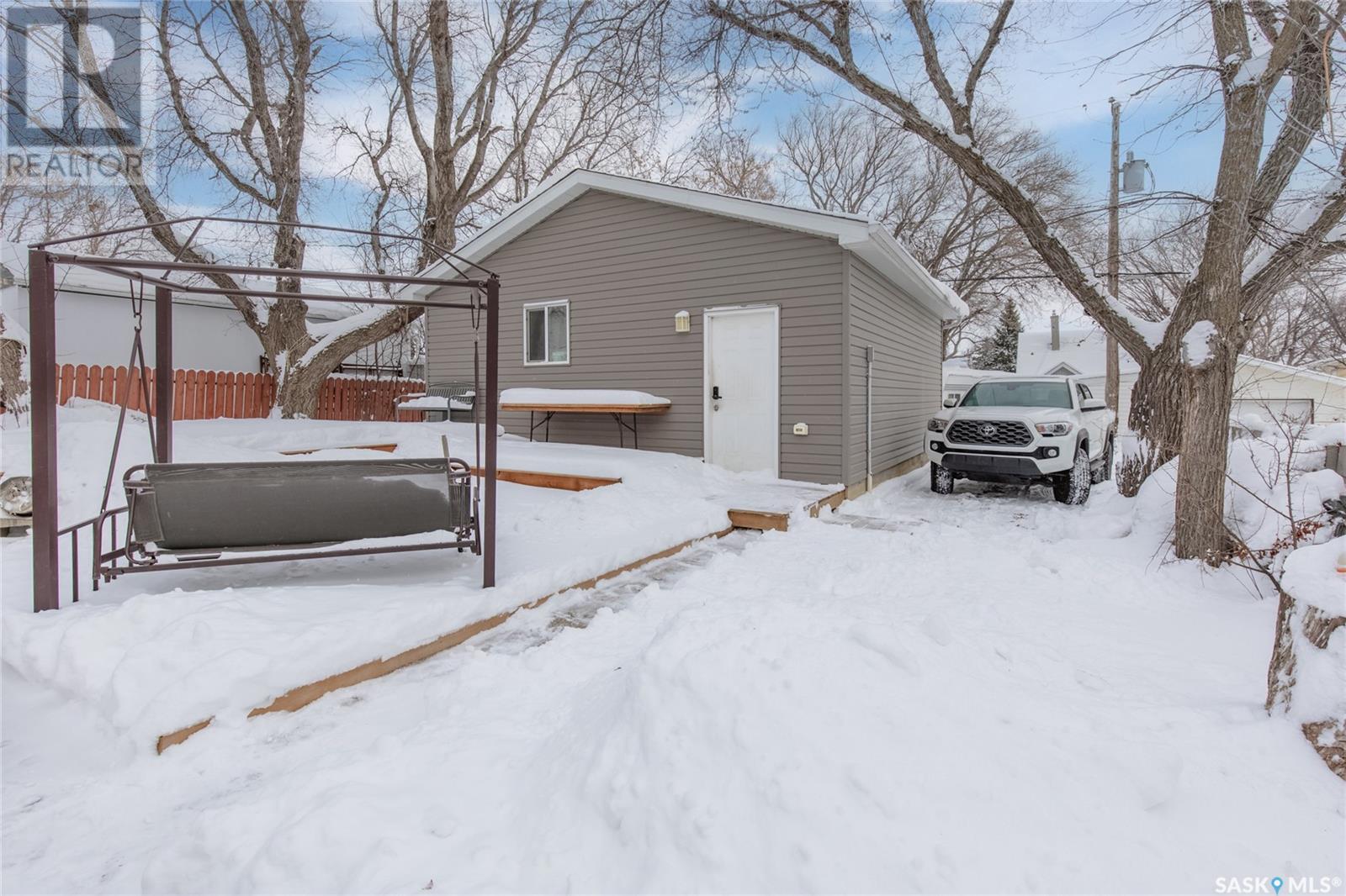 1147 4th Avenue Ne, Moose Jaw, Saskatchewan  S6H 1J2 - Photo 38 - SK988772