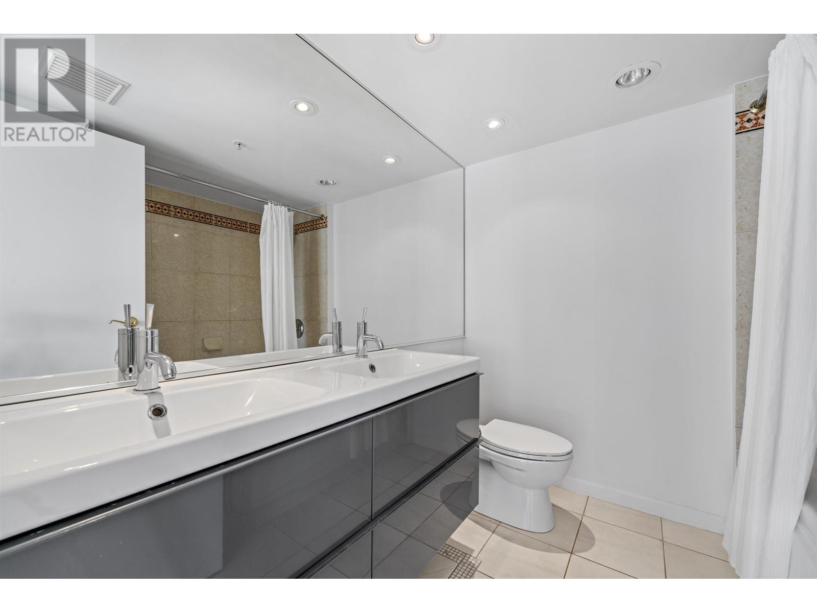 Listing Picture 14 of 25 : 603 1288 MARINASIDE CRESCENT, Vancouver / 溫哥華 - 魯藝地產 Yvonne Lu Group - MLS Medallion Club Member