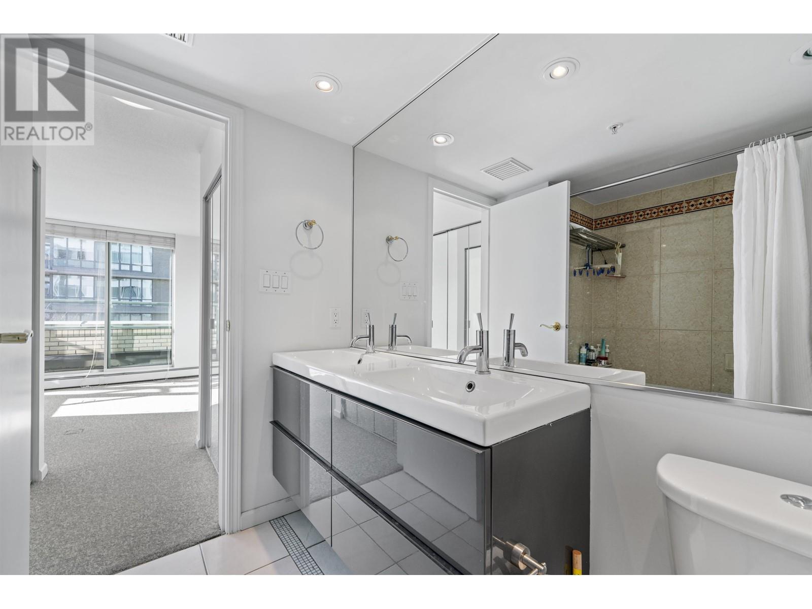 Listing Picture 15 of 25 : 603 1288 MARINASIDE CRESCENT, Vancouver / 溫哥華 - 魯藝地產 Yvonne Lu Group - MLS Medallion Club Member