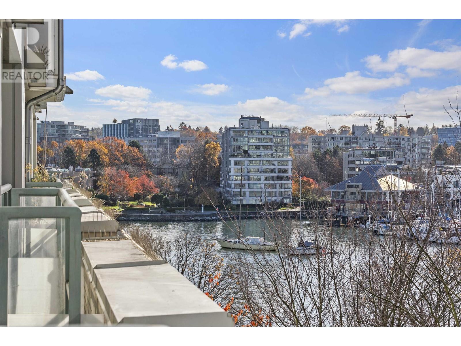 Listing Picture 23 of 25 : 603 1288 MARINASIDE CRESCENT, Vancouver / 溫哥華 - 魯藝地產 Yvonne Lu Group - MLS Medallion Club Member