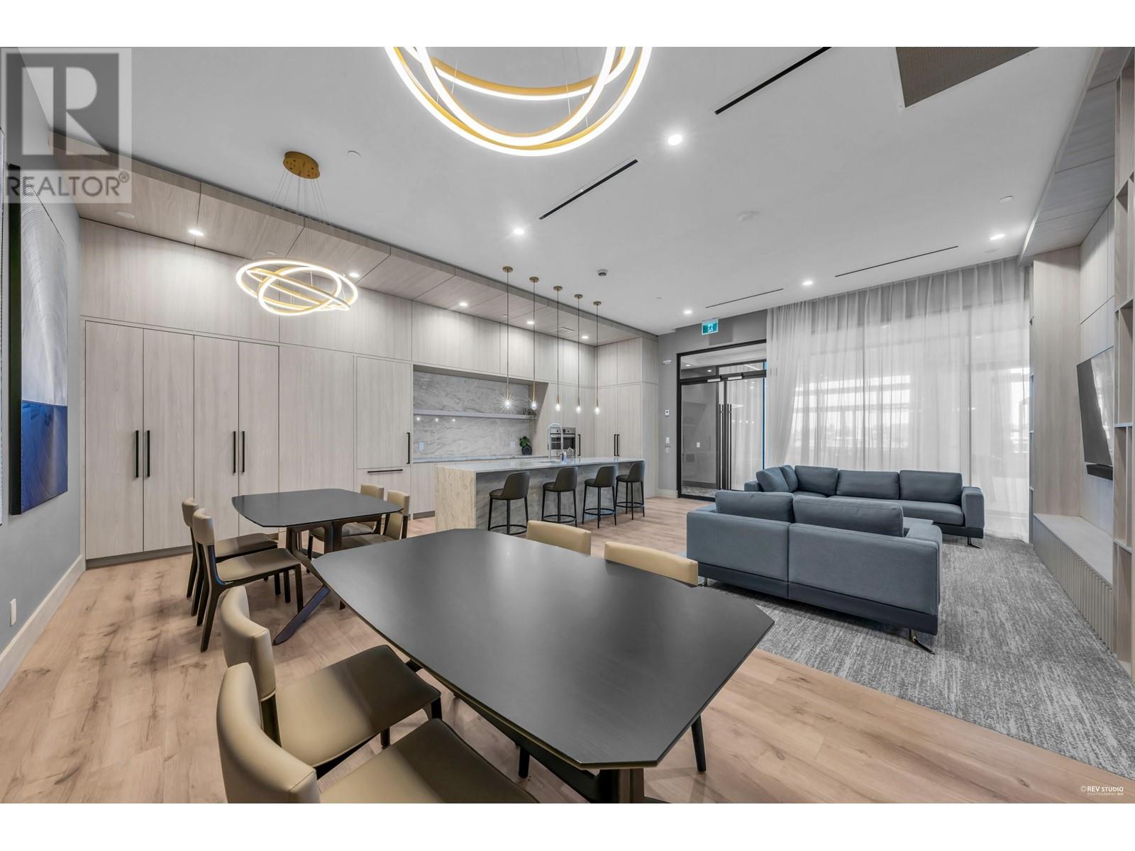 Listing Picture 34 of 40 : 2807 4168 LOUGHEED HIGHWAY, Burnaby / 本拿比 - 魯藝地產 Yvonne Lu Group - MLS Medallion Club Member