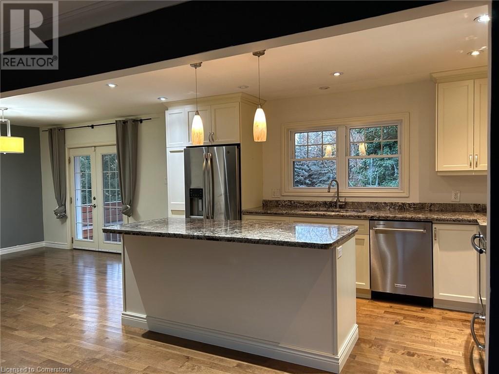 203 Penn Drive, Burlington, Ontario  L7N 2B6 - Photo 2 - 40679423