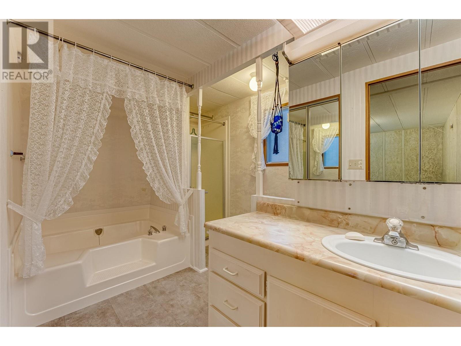 4701 Pleasant Valley Road Unit# 49, Vernon, British Columbia  V1T 4M7 - Photo 46 - 10329221