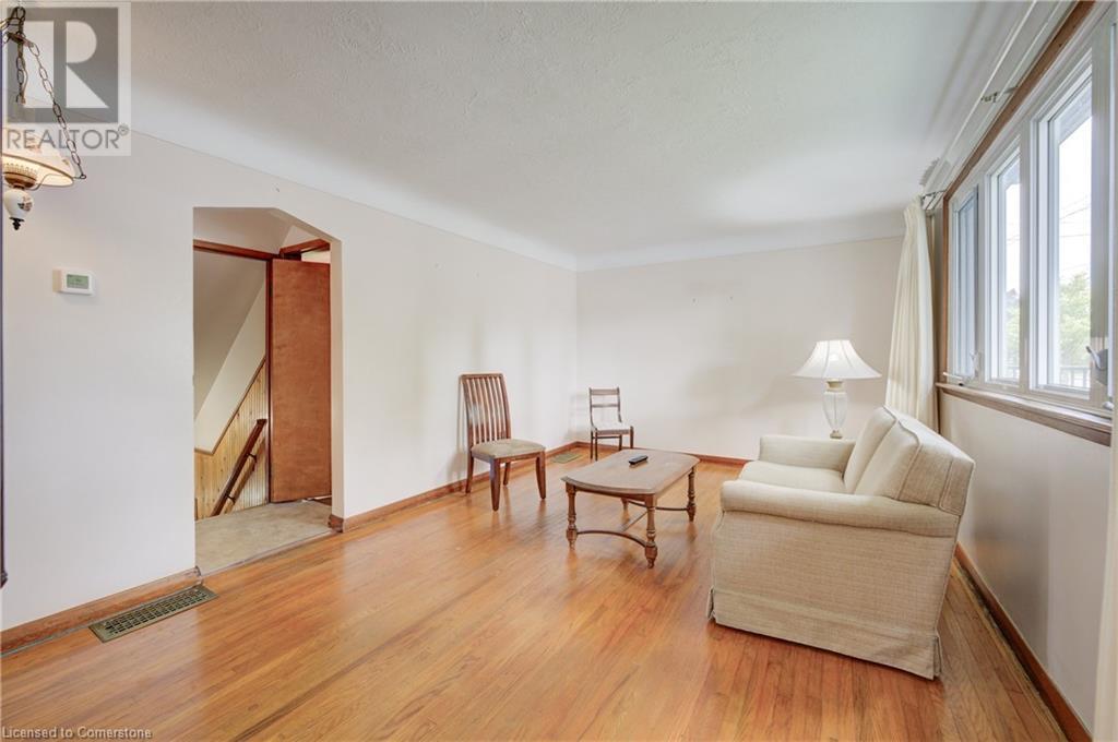 22 East 44th Street, Hamilton, Ontario  L8T 3G4 - Photo 4 - 40681196