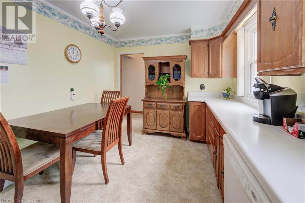 22 East 44th Street, Hamilton, Ontario  L8T 3G4 - Photo 8 - 40681196